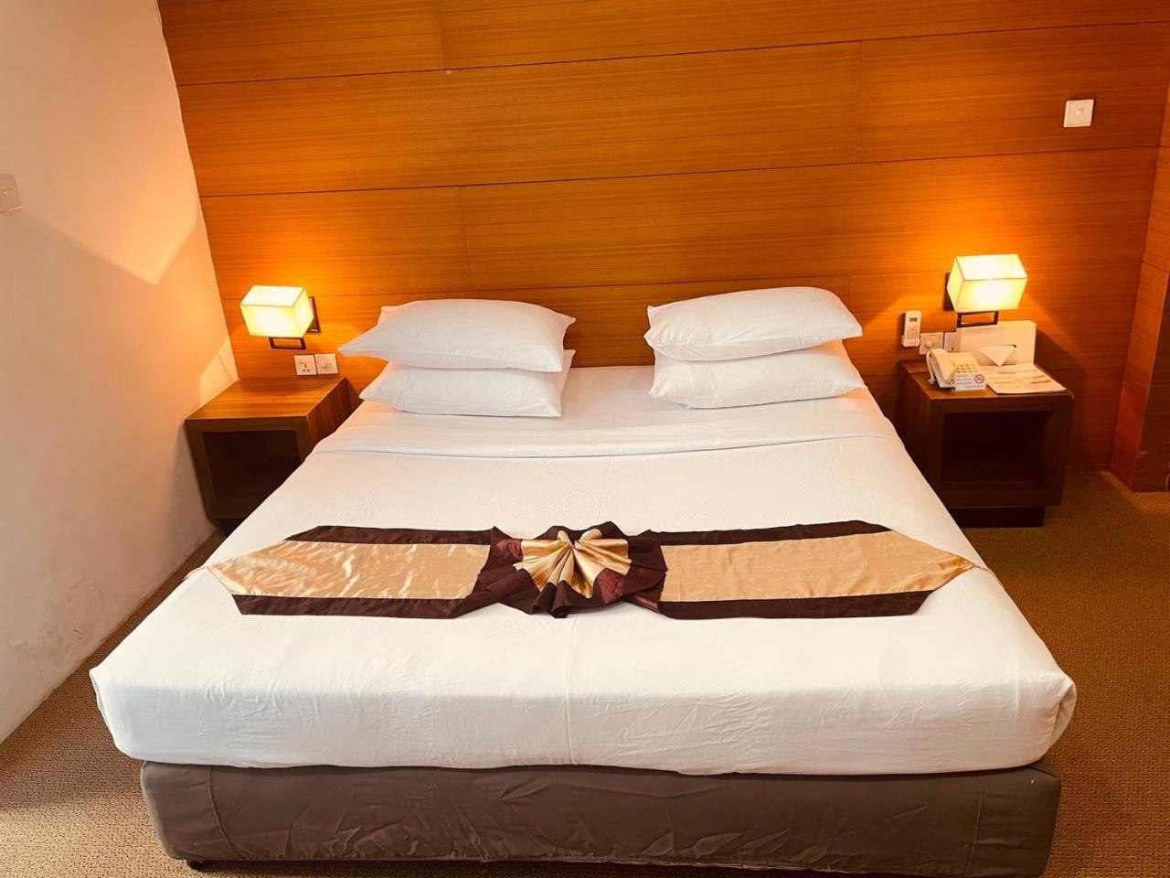 Yama Hotel & Rooftop Bar Yangon